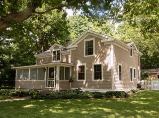 306 N Van Buren St, Batavia, IL 60510