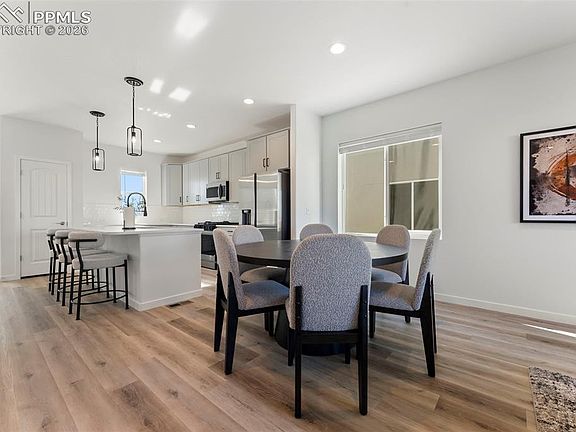 5th image of 8172 Manor House Way