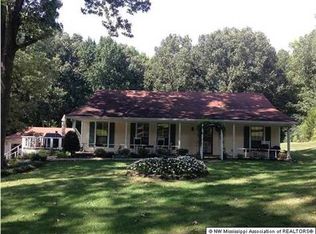 2230 Sharon Dr, Horn Lake, MS 38637