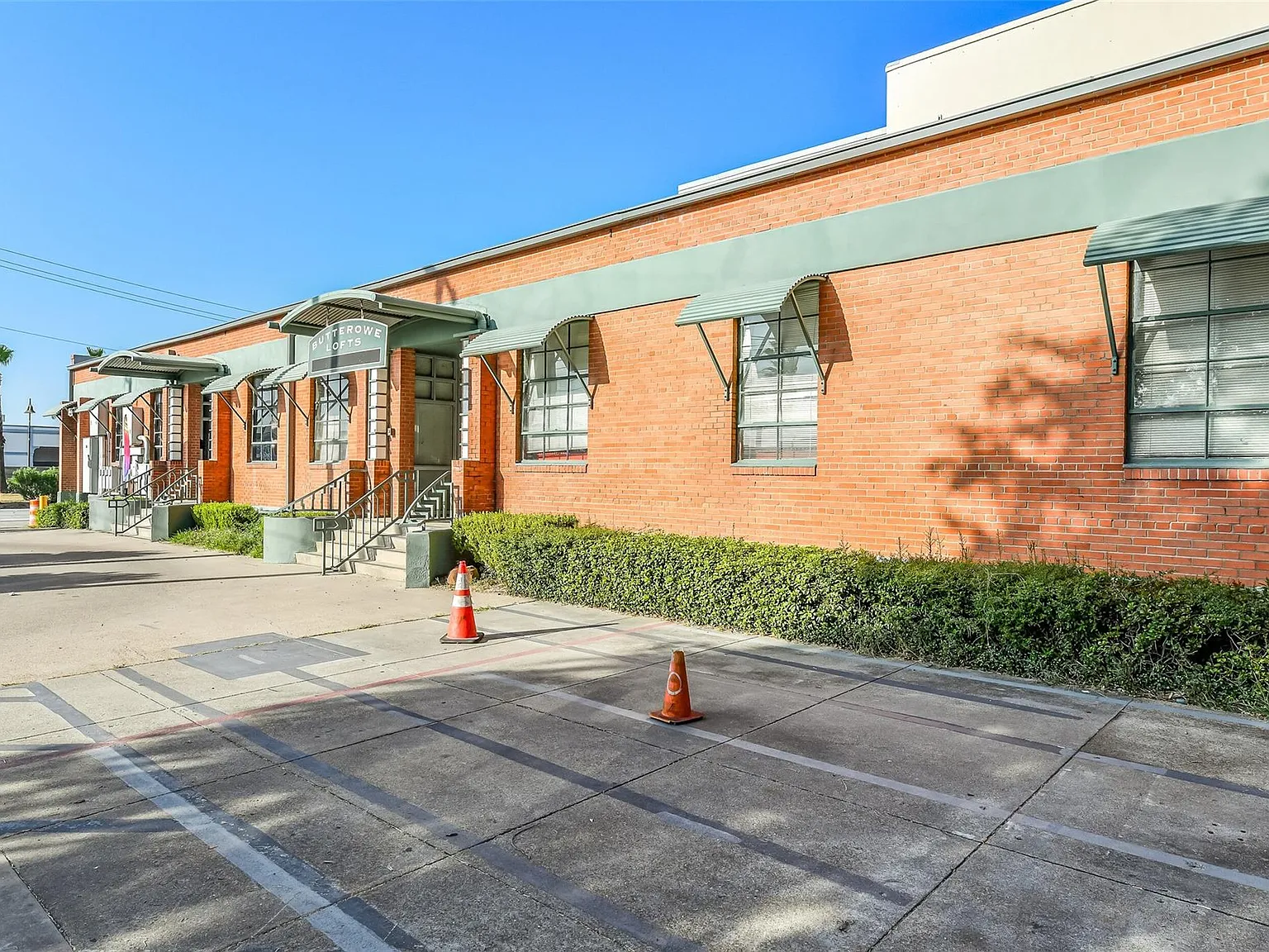 1 bed, 1.0 bath, 900 sqft, $2,250 — Photo 2