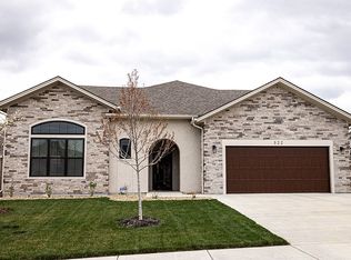 322 Dean Ct, Lawrence, KS 66049
