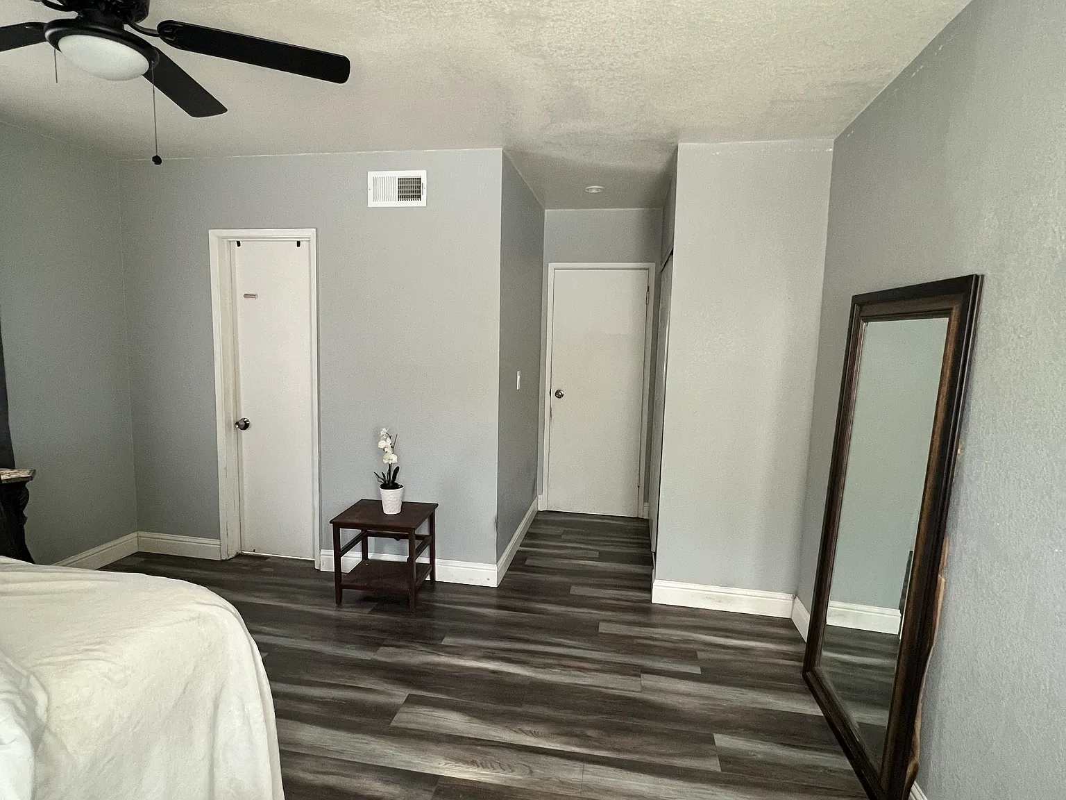 4 bed, 1401 sqft, $900 — Photo 1