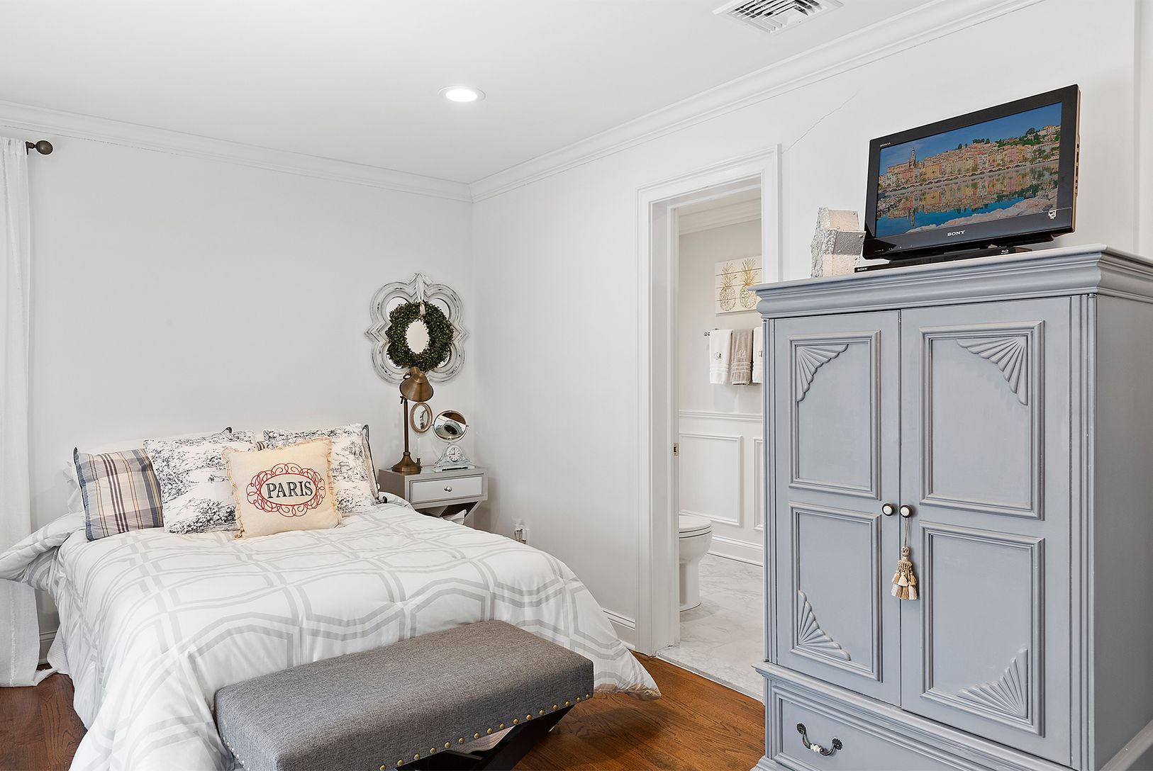  Guest Bedroom 