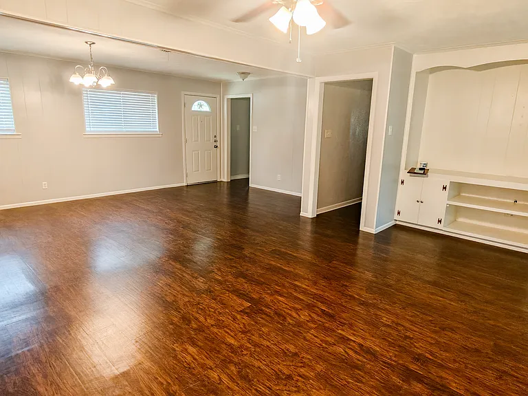 4800 Sabelle Ln — Photo 6