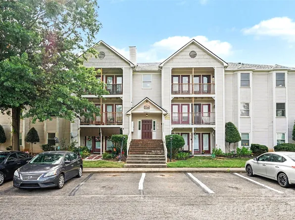 6165 Meadow Rose Ln, Charlotte, NC 28215