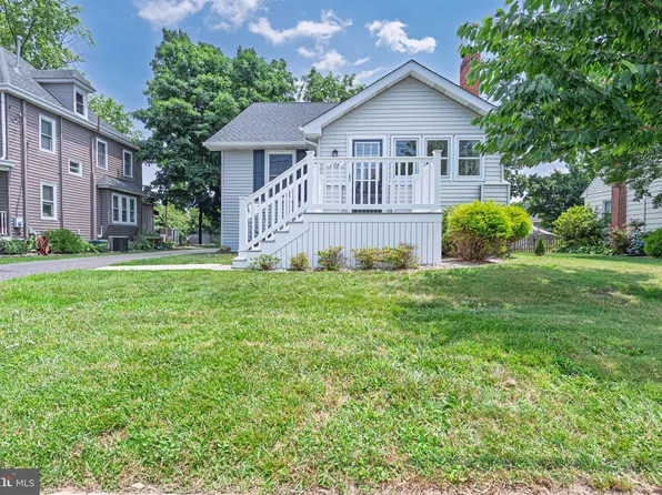 132 State St, Elmer, NJ 08318