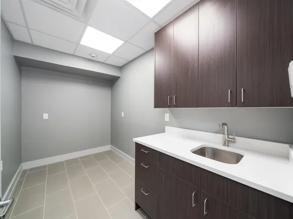 845 Newark Avenue image 28 of 38