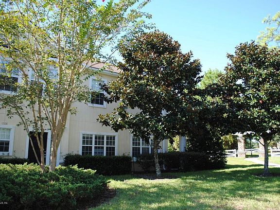 2nd image of 1708 Forest Lake Cir W APT 1