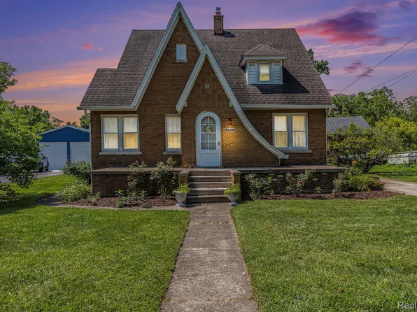 8238 Clinton River Rd, Sterling Heights, MI 48314