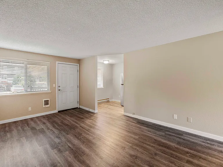 Canyon Ridge Apartments — Photo 13
