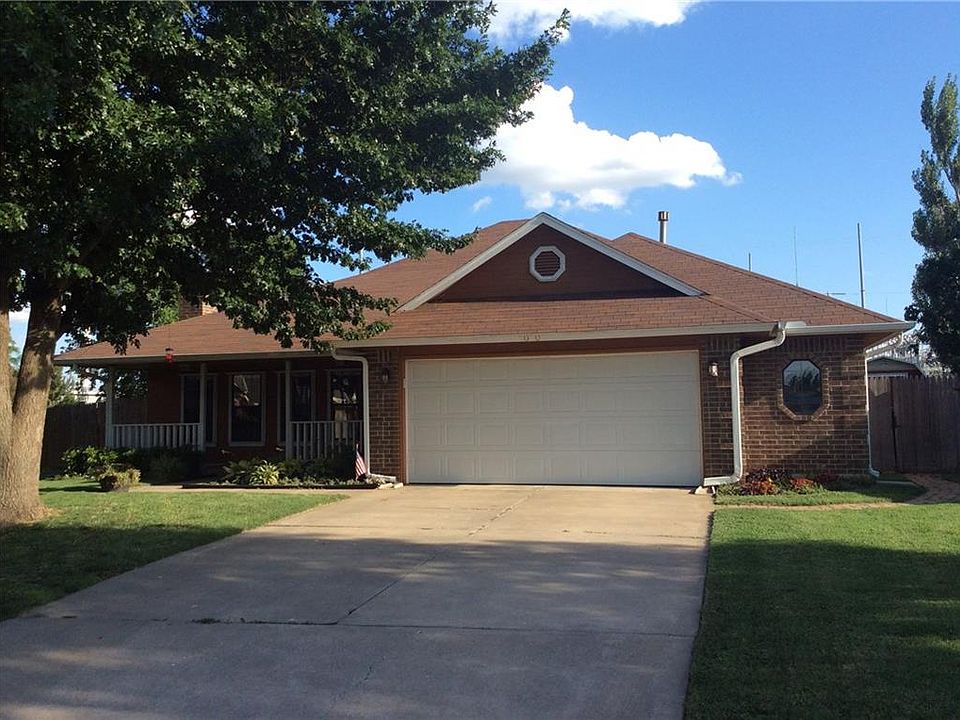 1st image of 10101 Samantha Ct