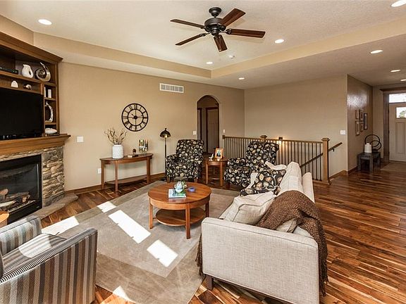 3rd image of 1525 SE Waddell Way