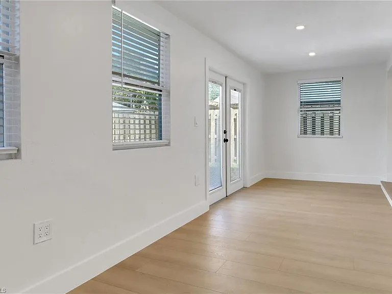 4525 Fluvia Ave — Photo 15