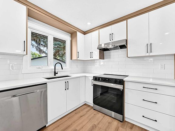 5th image of 3320 60th St NE