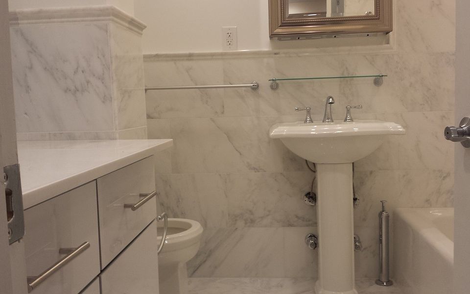 2nd image of 348 E 65th St APT 10