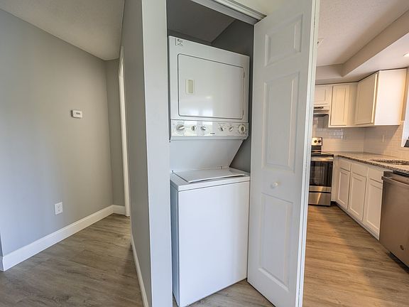 4th image of 365 Woodford Ave APT 30