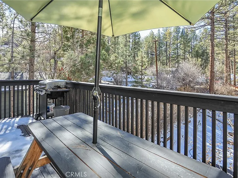 325 Hilltop Ln — Photo 14
