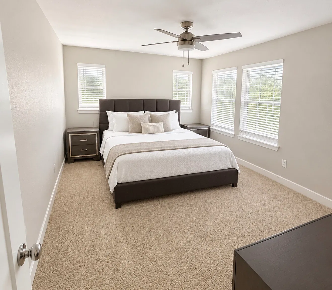 3 bed, 2.5 bath, 1734 sqft, $2,650 — Photo 3