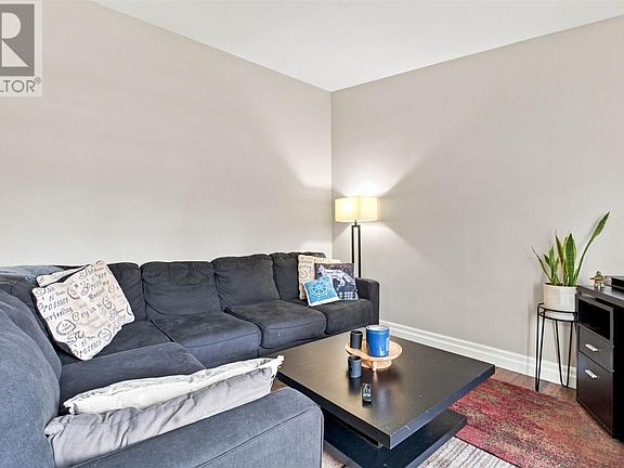 3rd image of 128 Boehmer Blvd