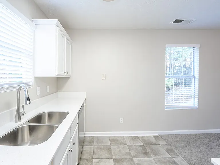 4250 Viewpoint Ln — Photo 9