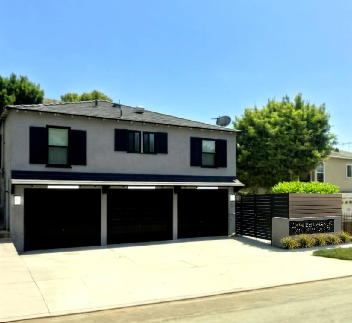 10112 S 8th Ave - 10112 3/4 — Photo 1