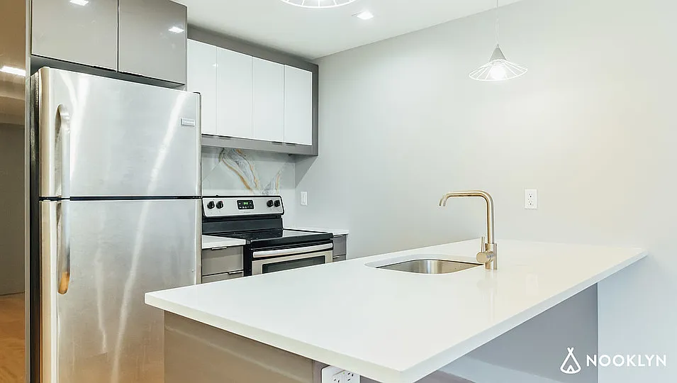 115 Erasmus Street — Photo 4