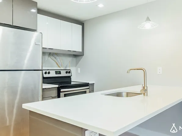 111 Erasmus Street image 1 of 18