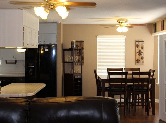 4th image of 4220 Candy Ln