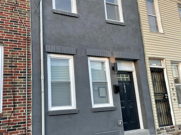 1837 E Sergeant St — Photo 2