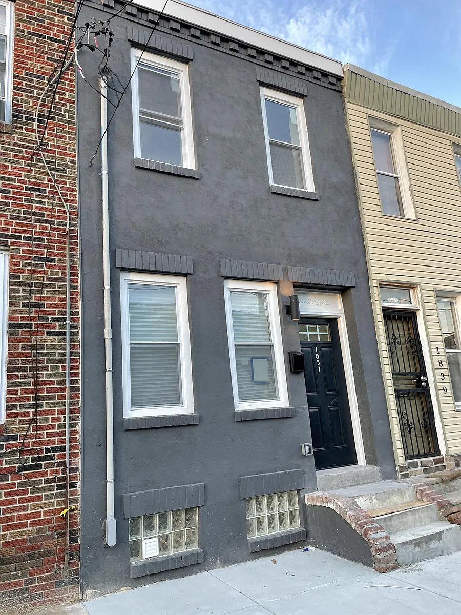 Building Photo - 1837 E Sergeant St