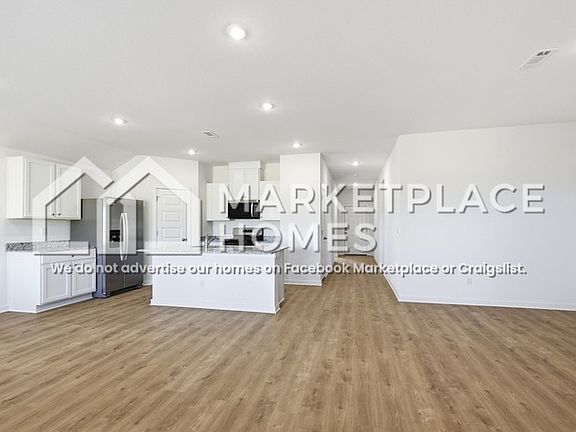 4th image of 3040 Laredo Ln