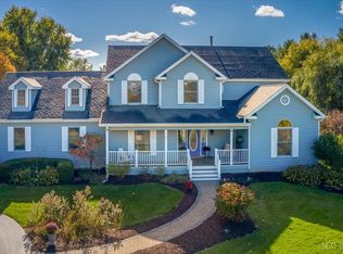 40W817 Willowbrook Dr, St Charles, IL