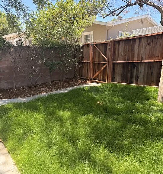 6626 1/2 Woodlake Ave — Photo 11