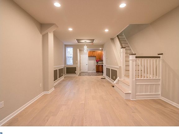 3rd image of 517 N Holly St