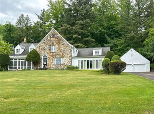 7 Taber Ln, Utica, NY 13501