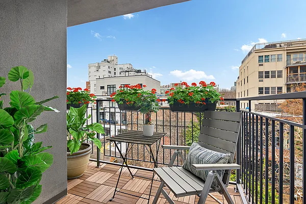 Sold by Compass | media 22