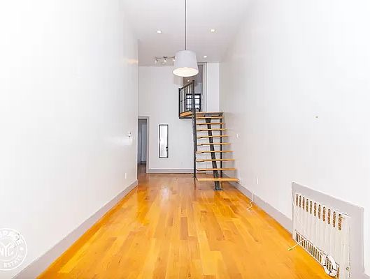 3rd image of 233 Jefferson St #6V