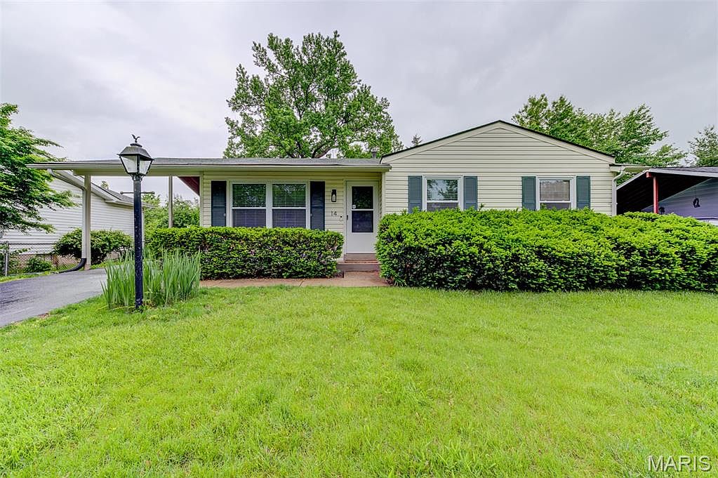 14 Woodfork Ct, Maryland Heights, MO 63043 | Zillow