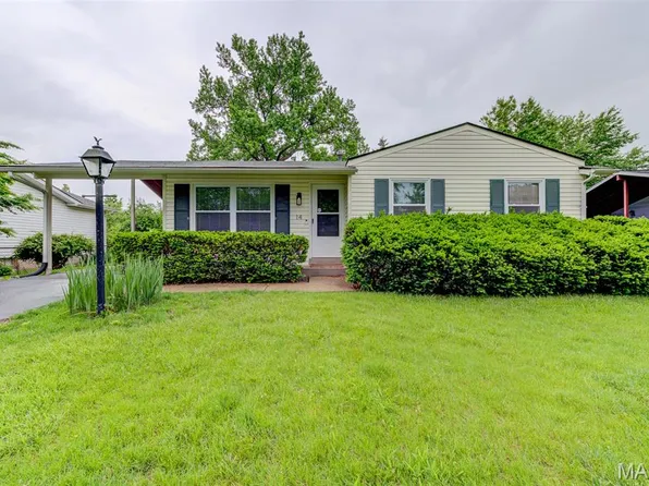 14 Woodfork Ct, Maryland Heights, MO 63043