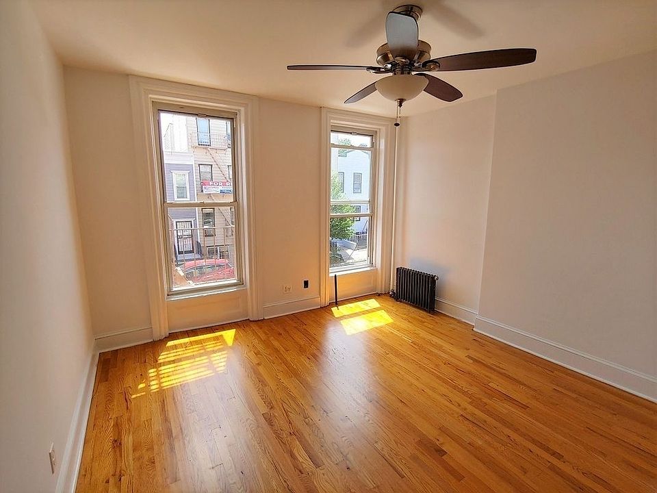 1st image of 553 17th St APT 2L