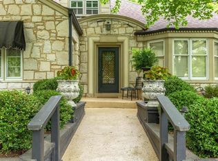 60 Frontenac Estates Dr, Saint Louis, MO 63131