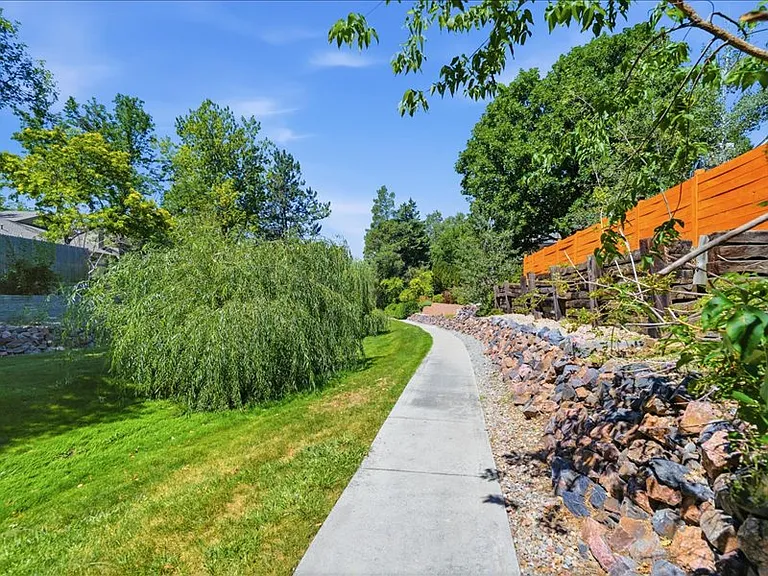 4820 W 102nd Pl — Photo 32