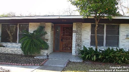 2nd image of 219 GARDENVIEW DR