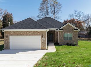 6304 Maywick Dr, Huntsville, AL 35810