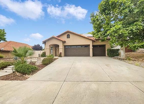 4th image of 23105 Trillium Dr