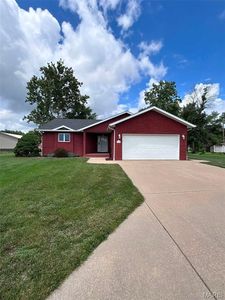 725 Lone Oak St, Saint Libory, IL, 62282
