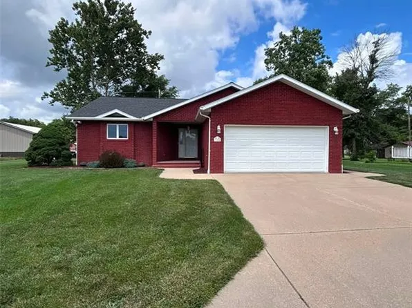 725 Lone Oak St, Saint Libory, IL 62282