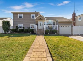 3554 Wadena St, Seaford, NY 11783