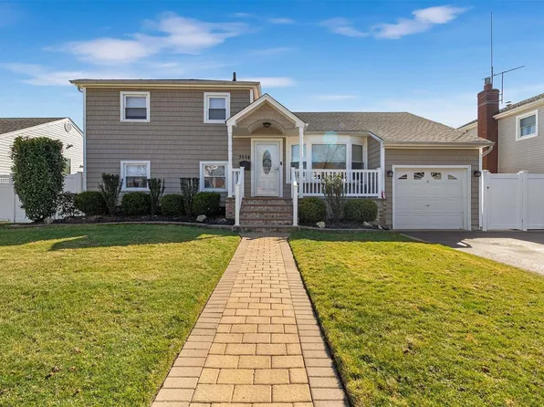 3554 Wadena Street, Seaford, NY 11783