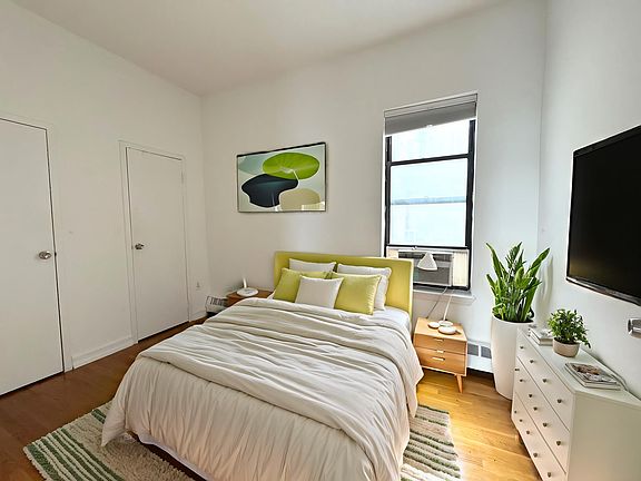 3rd image of 350 W 110th St APT 6B